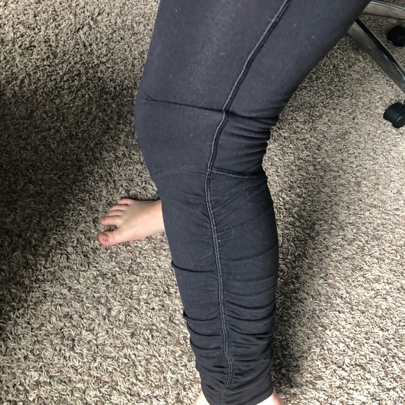 Lululemon leggings - Picture 2 of 4